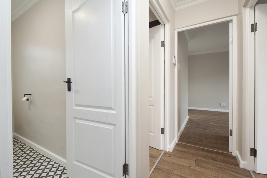 To Let 3 Bedroom Property for Rent in Sunnydale Western Cape